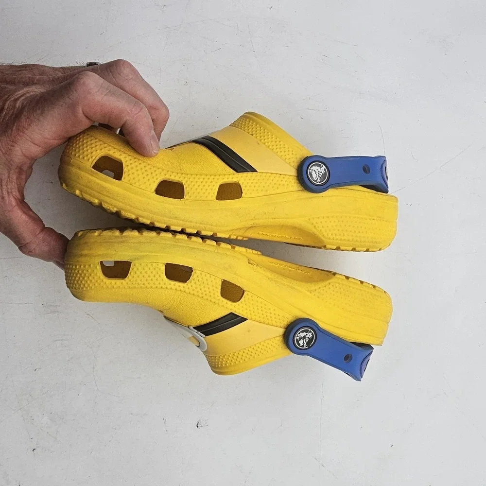 Crocs Shoes KIDS Size 3 Yellow Minions Classic Clog Sandals Slip On Rubber